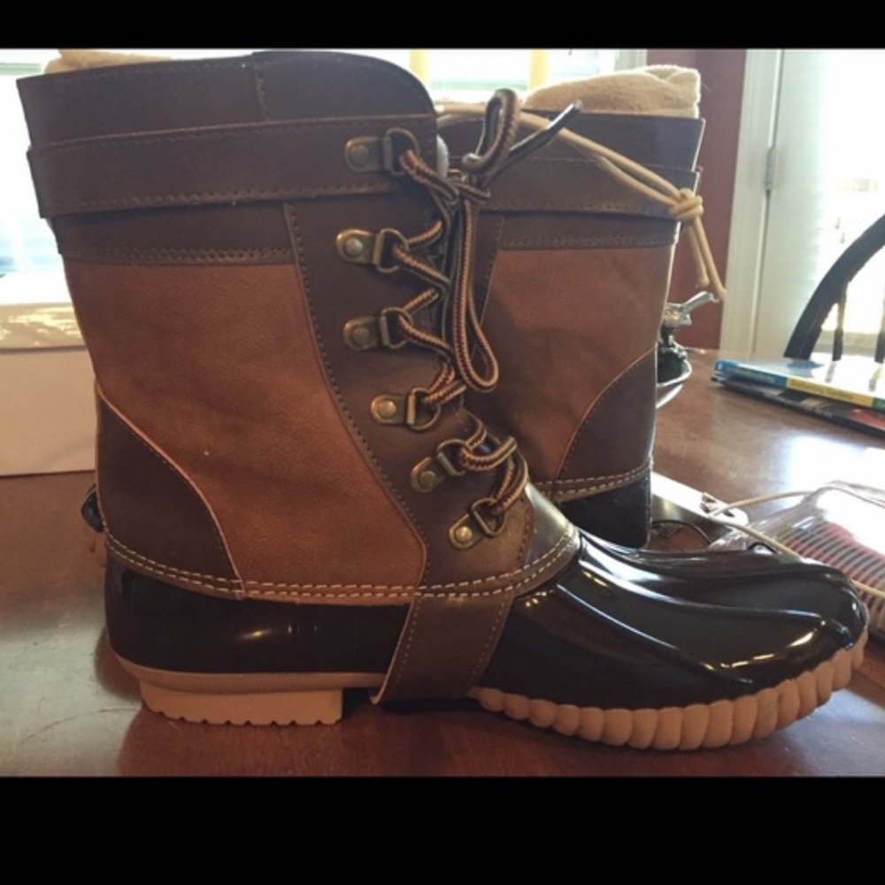 Duck 🦆 Boots